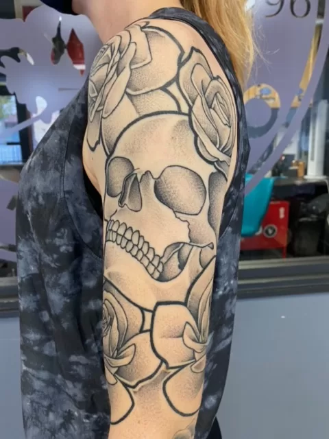 skull and flowers black and grey