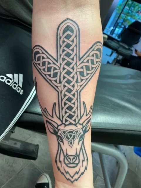 celtic knot deer head